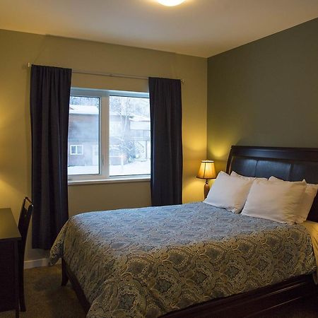 Midnight Sun Inn Whitehorse Exteriér fotografie